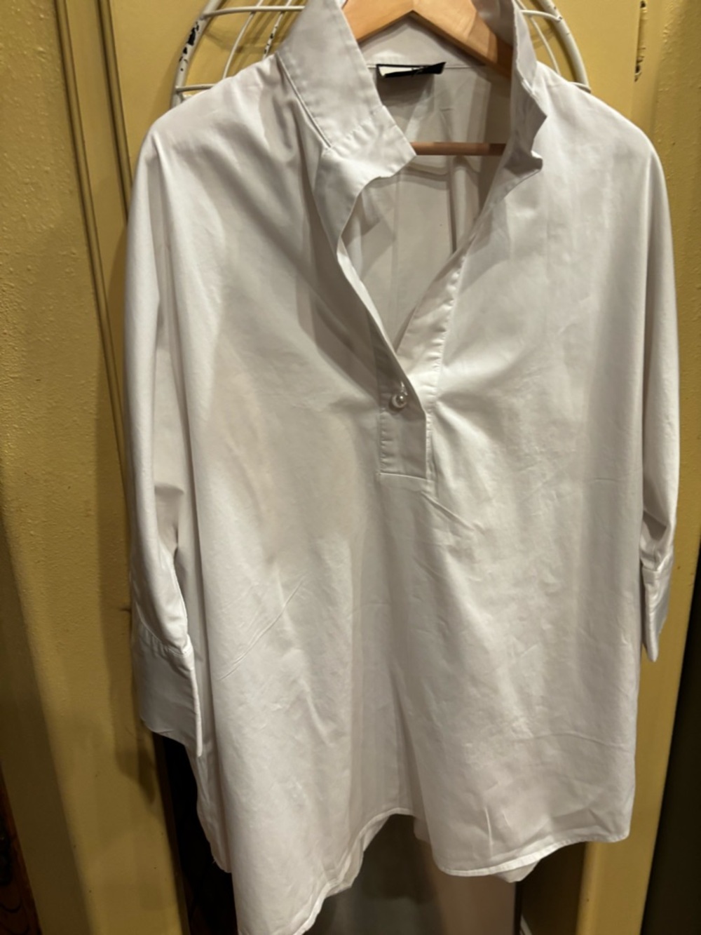 Tuckernuck Off White Women's Tunic Popover